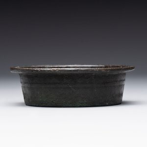 Two small Chinese bronze brush washers, Dong Chang Qi 董昌器 and Da Xiang Yuan Nian 大象元年 marks, Yuan/Ming — photo 9