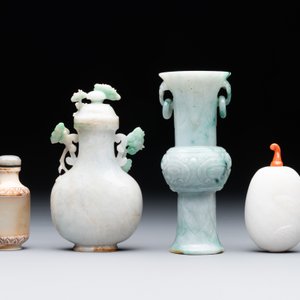 Two small Chinese jade vases and two snuff bottles, 19th C. — photo 3