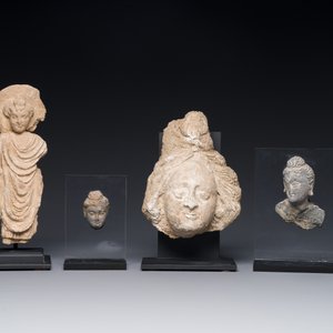 Two small Gandhara grey schist Bodhisattva heads, a stucco sculpture of Bodhisattva and a stucco female head, 1/4th C. — 照片 2