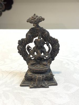Two small Sino-Tibetan bronze Buddhas, 19/20th C. — photo 2