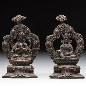 Two small Sino-Tibetan bronze Buddhas, 19/20th C. — photo 1