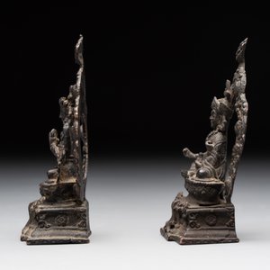 Two small Sino-Tibetan bronze Buddhas, 19/20th C. — photo 2