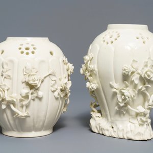 Two soft paste porcelain pot-pourri vases, Saint-Cloud, France, 18th C. — 照片 2