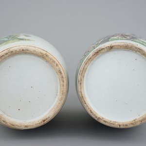 Two tall Chinese famille rose vases, 19th C. — photo 6