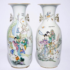 Two tall Chinese famille rose vases with calligraphy, 19/20th C. — photo 1