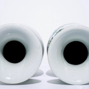 Two tall Chinese famille rose vases with calligraphy, 19/20th C. — photo 5