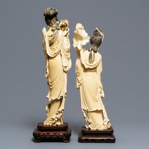 Two tall Chinese ivory carvings of ladies with flowers, 19th C. — 照片 3