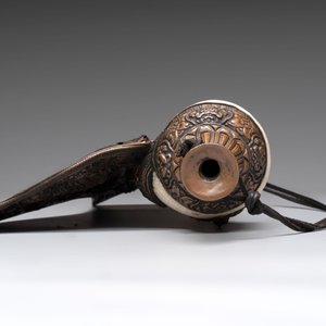 Two Tibetan brass and silver-mounted conch shell trumpets or 'Dung dkar', 19th C. — foto 7
