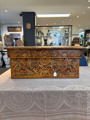 Two Tibetan polychromed wooden folding tables with dragon design, 19/20th C. — photo 1