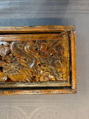 Two Tibetan polychromed wooden folding tables with dragon design, 19/20th C. — photo 17