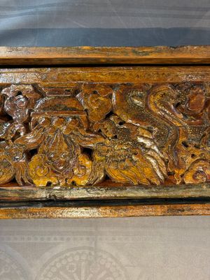 Two Tibetan polychromed wooden folding tables with dragon design, 19/20th C. — photo 18