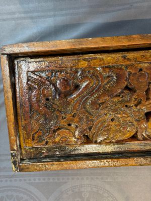 Two Tibetan polychromed wooden folding tables with dragon design, 19/20th C. — photo 20