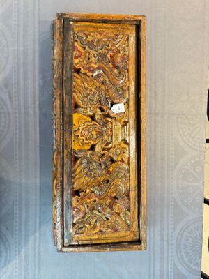 Two Tibetan polychromed wooden folding tables with dragon design, 19/20th C. — photo 6