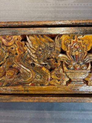 Two Tibetan polychromed wooden folding tables with dragon design, 19/20th C. — photo 8