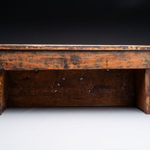 Two Tibetan polychromed wooden folding tables with dragon design, 19/20th C. — photo 12