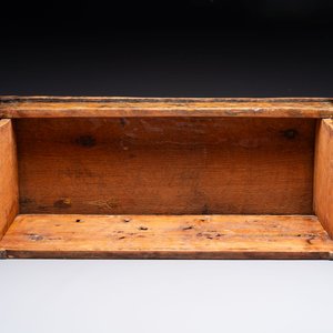 Two Tibetan polychromed wooden folding tables with dragon design, 19/20th C. — photo 7