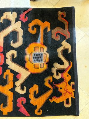 Two Tibetan woollen rugs with floral design, 19th C. — photo 2