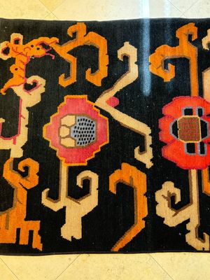 Two Tibetan woollen rugs with floral design, 19th C. — photo 5