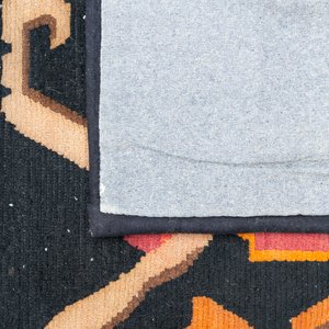 Two Tibetan woollen rugs with floral design, 19th C. — photo 4