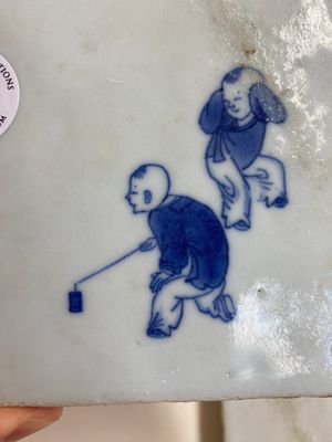 Two very rare Chinese blue and white 'playing boys' tiles, Kangxi — photo 9