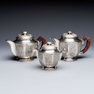 Two Vietnamese silver teapots and a covered sugar bowl, marked Donghung, ca. 1900 — 照片 1