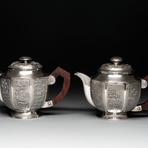 Two Vietnamese silver teapots and a covered sugar bowl, marked Donghung, ca. 1900 — 照片 2