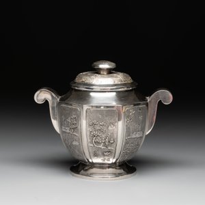Two Vietnamese silver teapots and a covered sugar bowl, marked Donghung, ca. 1900 — 照片 8