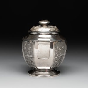 Two Vietnamese silver teapots and a sugar bowl and cover, marked Donghung, ca. 1900 — foto 9