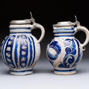 Two Westerwald tankards with mounted pewter lids, one lid dated 1757, Germany, 18th C. — photo 2