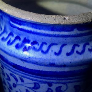 Un albarello à décor 'alla porcelana' en majolique d'Anvers, 2ème moitié du 16ème — photo 10