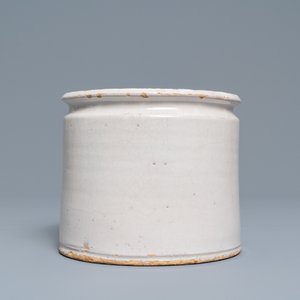 Un albarello en faïence blanche monochrome, marque de Stevens en  creux, 1ère moitié du 19ème — photo 4