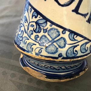 Un albarello en majolique d'Anvers en bleu et blanc, 2ème moitié du 16ème — photo 12