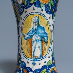 Un albarello en majolique italienne, atelier de Maestro Domenico, Venise, 16ème — photo 7