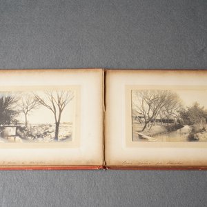 Un album comprenant treize photos argentiques de Chine en noir et blanc, daté 1903 — photo 12