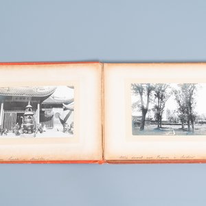 Un album comprenant treize photos argentiques de Chine en noir et blanc, daté 1903 — photo 2