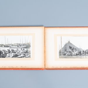 Un album comprenant treize photos argentiques de Chine en noir et blanc, daté 1903 — photo 5
