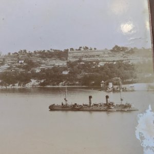 Un album de neuf photos argentiques dont une vue panoramique du Bund à Shanghai, Chine, daté 1899 — photo 19