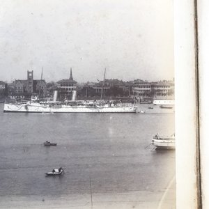 Un album de neuf photos argentiques dont une vue panoramique du Bund à Shanghai, Chine, daté 1899 — photo 24