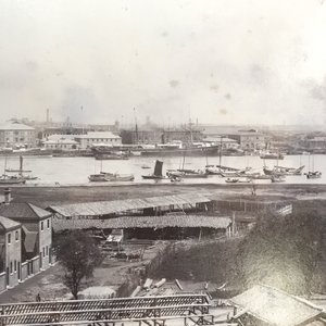 Un album de neuf photos argentiques dont une vue panoramique du Bund à Shanghai, Chine, daté 1899 — photo 37