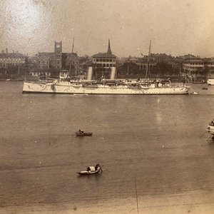Un album de neuf photos argentiques dont une vue panoramique du Bund à Shanghai, Chine, daté 1899 — photo 54