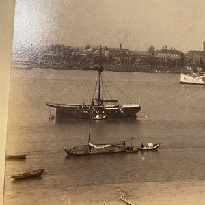 Un album de neuf photos argentiques dont une vue panoramique du Bund à Shanghai, Chine, daté 1899 — photo 55