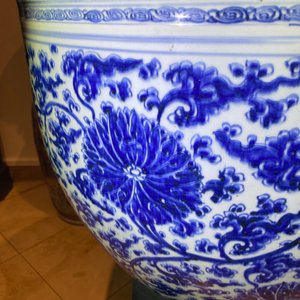 Un aquarium de taille exceptionelle en porcelaine de Chine en bleu et blanc, Kangxi — photo 33