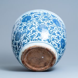 Un aquarium de taille exceptionelle en porcelaine de Chine en bleu et blanc, Kangxi — photo 6