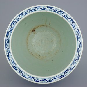 Un aquarium en porcelaine de Chine bleu et blanc à décor de lotus, 19ème — photo 6