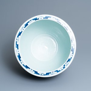 Un aquarium en porcelaine de Chine en bleu et blanc, 19ème — photo 6