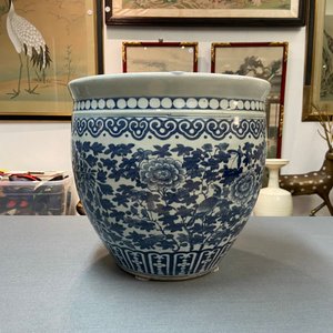 Un aquarium en porcelaine de Chine en bleu et blanc, 19ème — photo 8