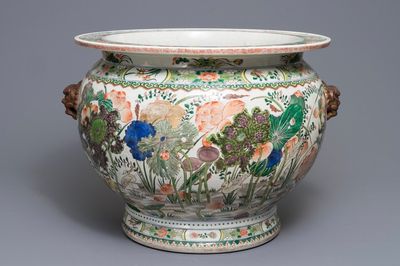 Un aquarium en porcelaine de Chine famille verte, 19/20ème