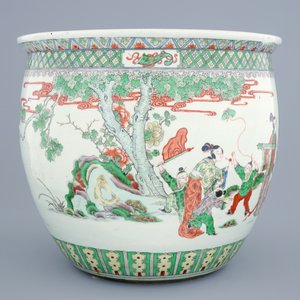 Un aquarium en porcelaine de Chine famille verte aux personnages, 19ème — photo 4