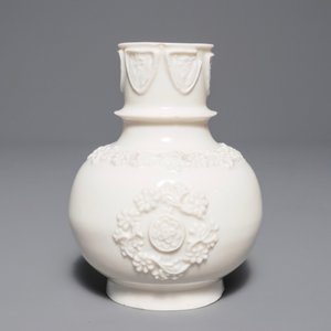 Un base de huqqah en porcelaine blanc de Chine de Dehua, Kangxi — photo 2