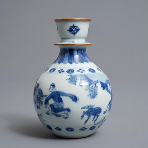 Un base de huqqah en porcelaine de Chine bleu et blanc, Kangxi — photo 4